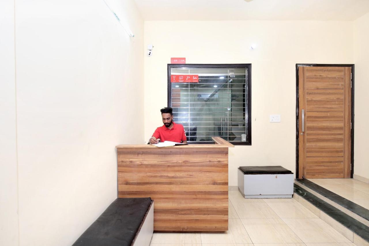 Oyo 16126 Aanantham Hotel Ludhijána Kültér fotó
